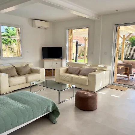 Renovee Au Calme, Piscine Chauffee Et Jardin - Bisca וילה ביסקארוס